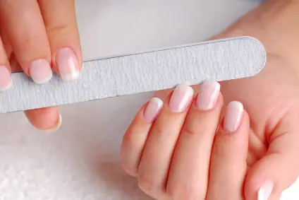 Filling finger nails